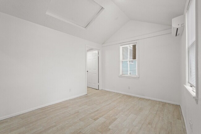 Building Photo - 1415 Church St