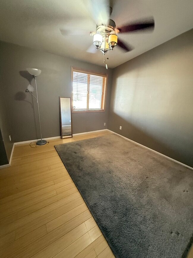 Building Photo - House For Rent