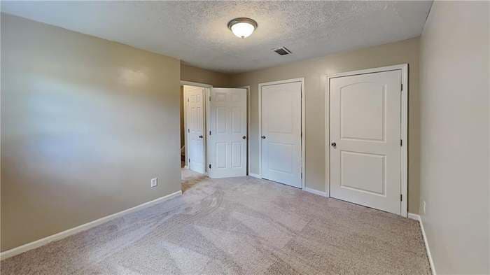 Building Photo - 321 Tarragon Way SW