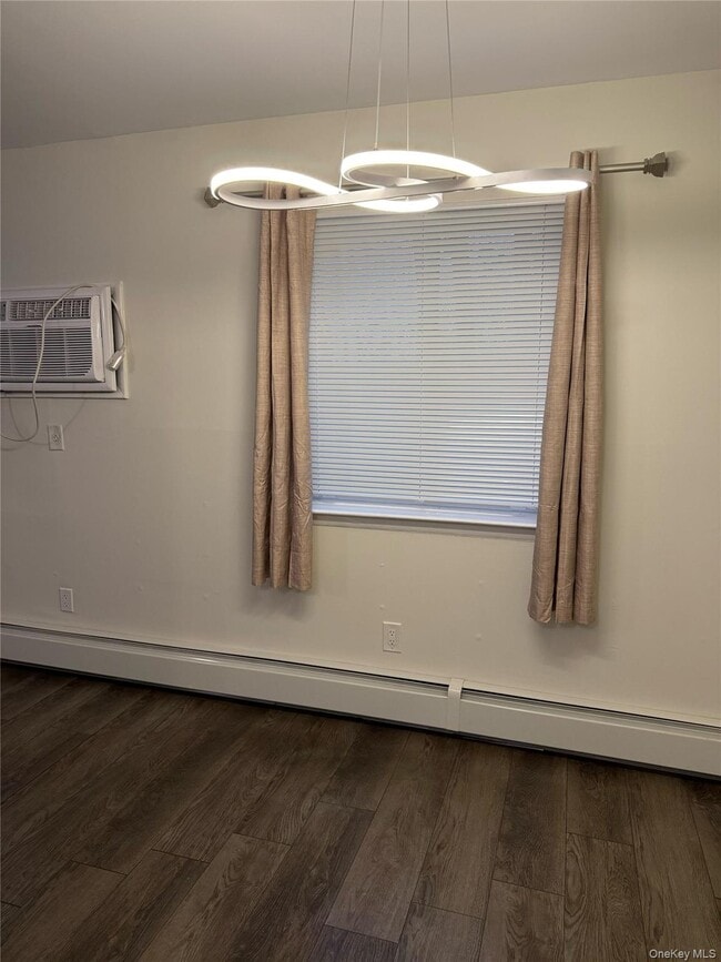 Building Photo - 1701 Cherry Hill Dr