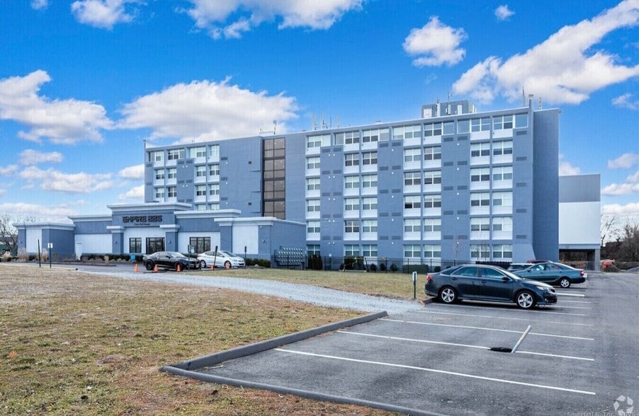 Building Photo - 225 Lordship Blvd