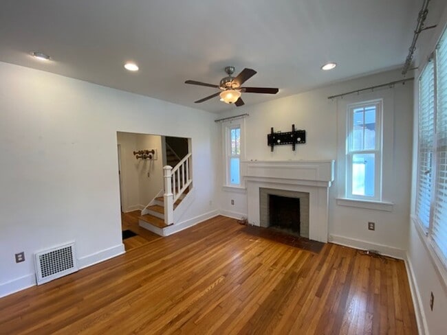 Building Photo - North AVL, 1920's Home with Contemporary U...