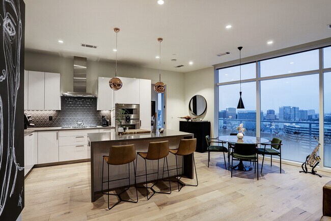 Building Photo - 4521 San Felipe St