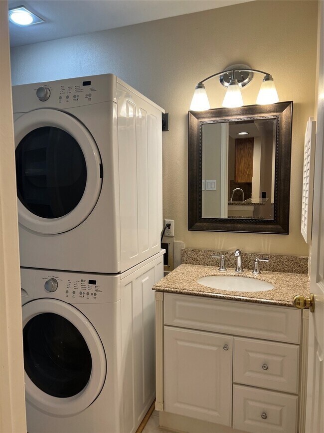 Building Photo - 837 Wax Myrtle Ln