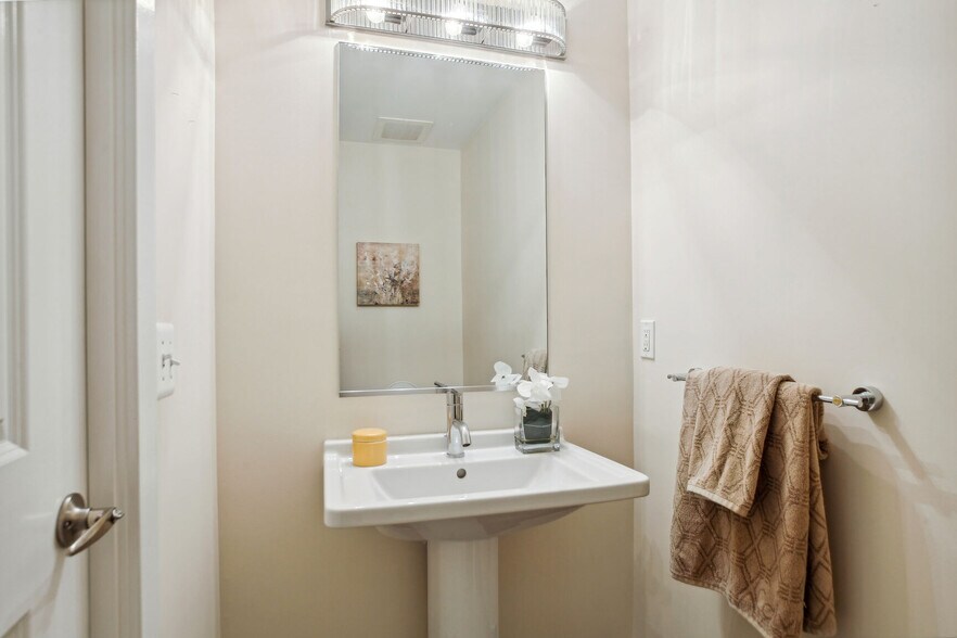 Building Photo - 2125 14th St NW