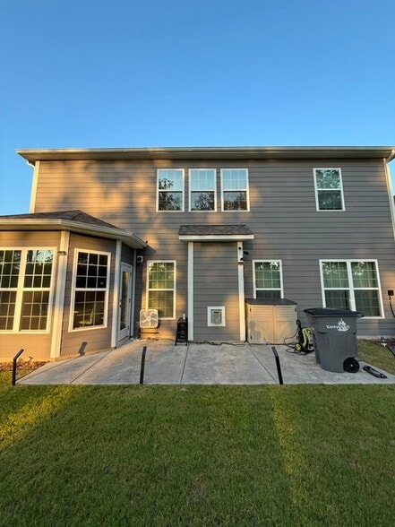 Building Photo - 17819 Summers Walk Blvd