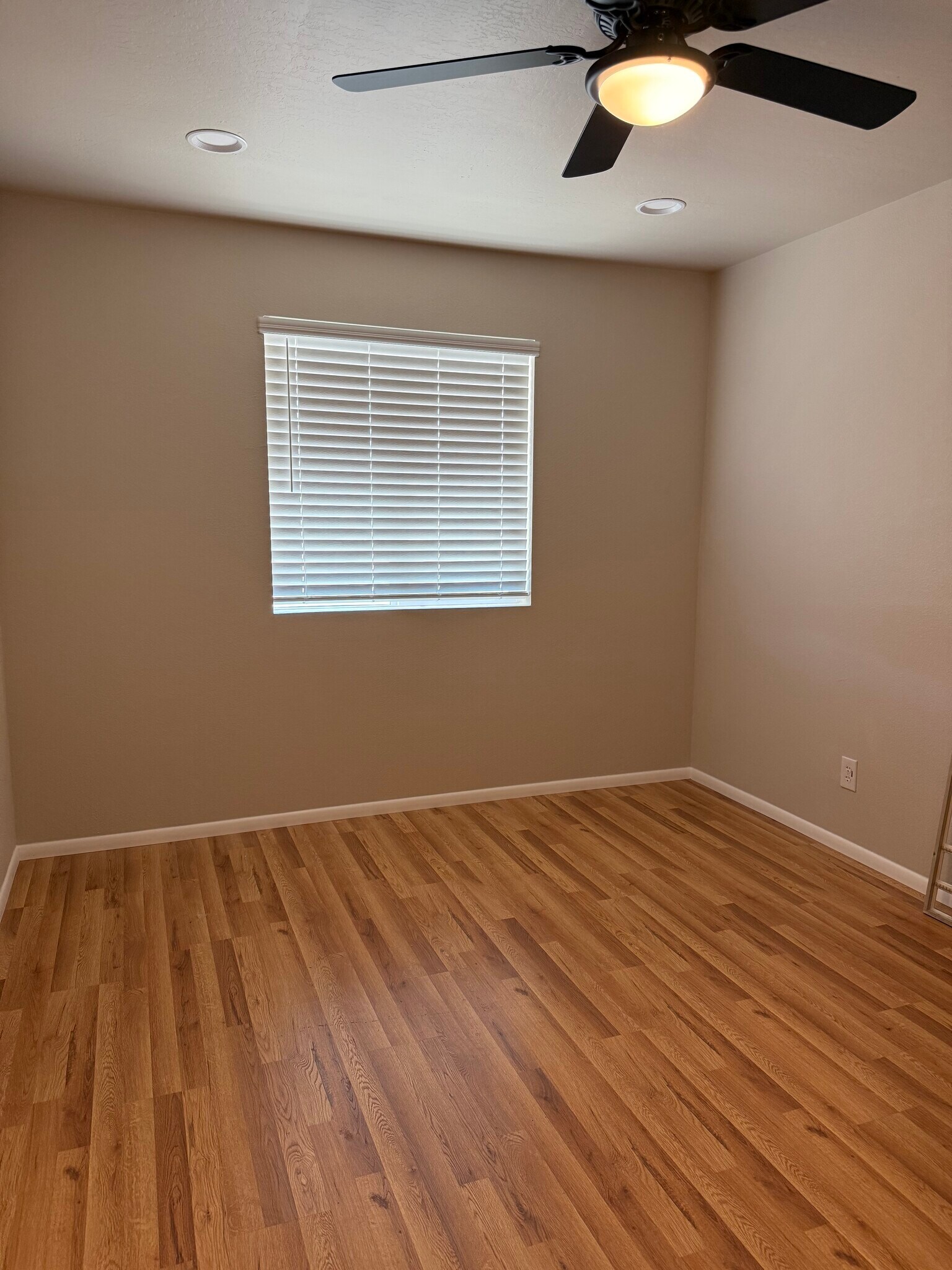 Building Photo - 3810 S La Corta Dr