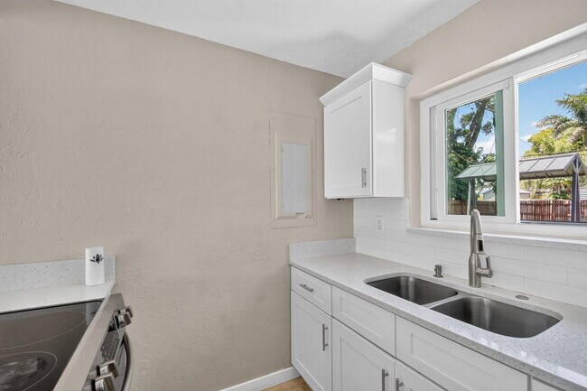 Building Photo - 907 Wright Dr