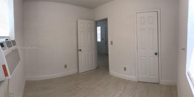 Building Photo - 180 NW 17th St