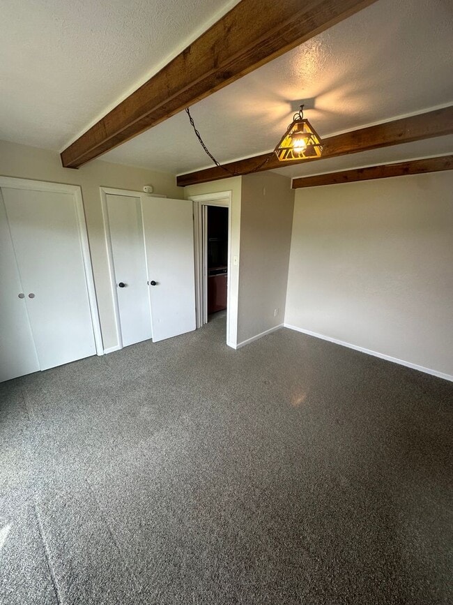 Building Photo - Yacht Club Condo - Great 3 Bedroom/2 Bath Unit w/Lake Access