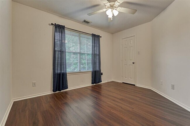 Building Photo - 218 W Stedhill Loop