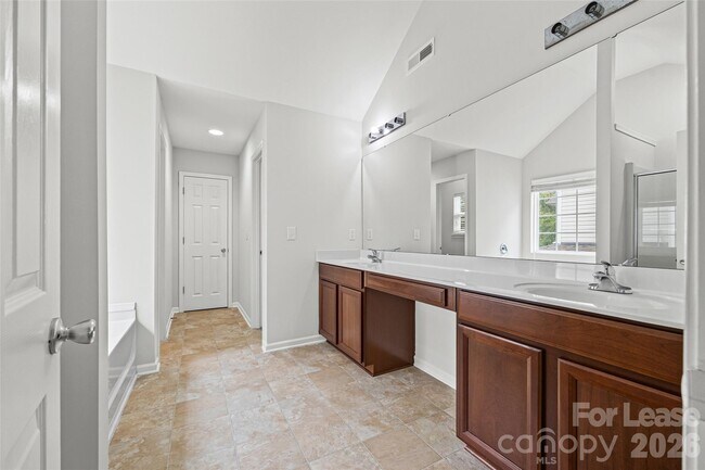 Building Photo - 2704 Piersland Drive