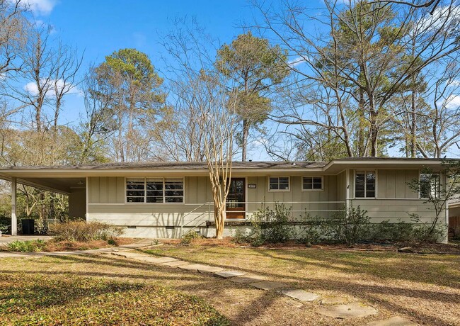 Primary Photo - 4346 Manhassett Dr
