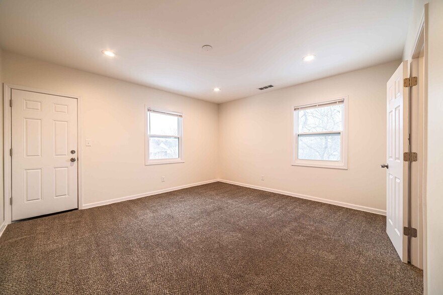 Building Photo - 17596 Santa Rosa Dr