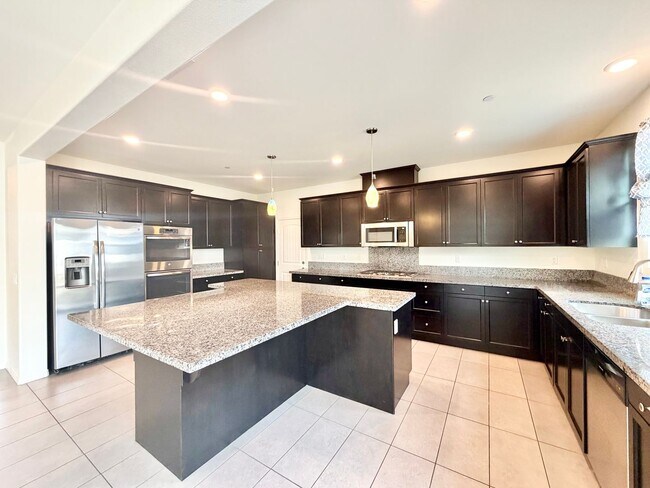 Building Photo - 30136 Sutton Ct