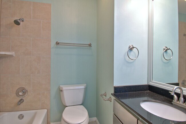 Building Photo - 6489 Hart Ln