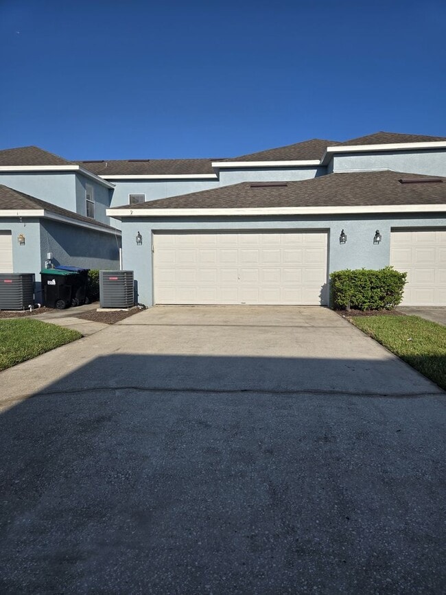 Building Photo - Avalon Park: 3 Bedroom, 2.5 Bath, 2 Car Garage Townhome