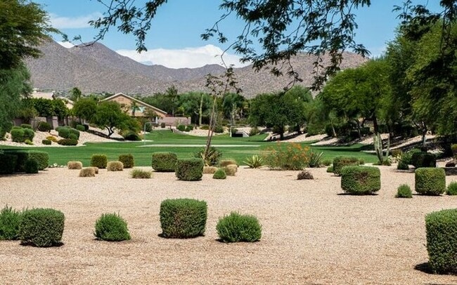 Building Photo - Gorgeous 2/2.5 condo for rent in Scottsdale.