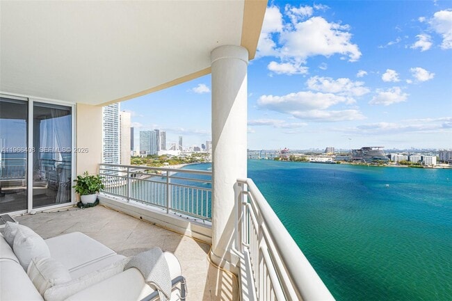 Building Photo - 848 Brickell Key Dr