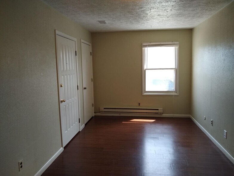 Building Photo - White Mountain - Residential