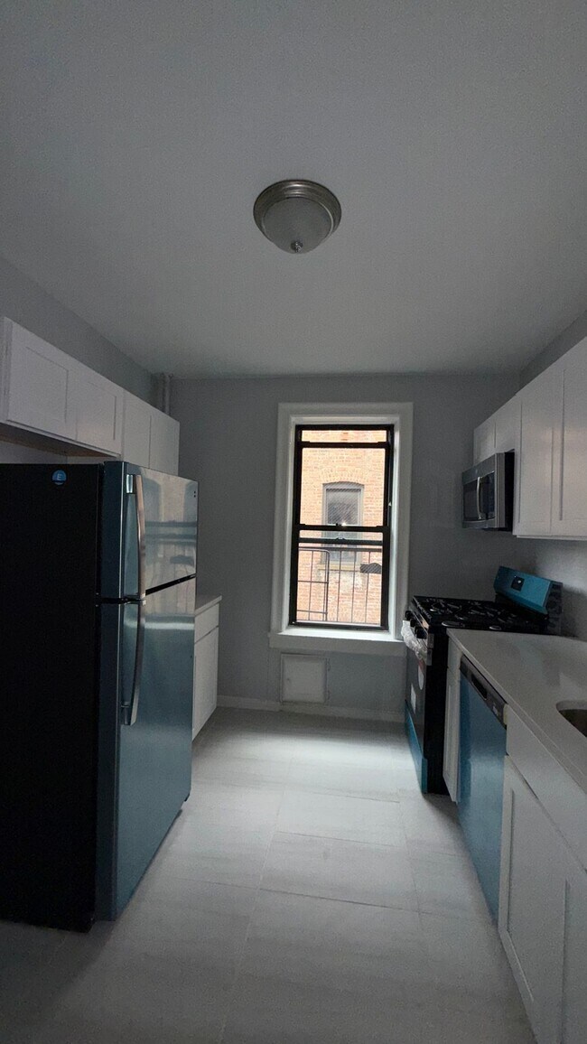 Building Photo - Renovated Apartments Near Journal Square P...