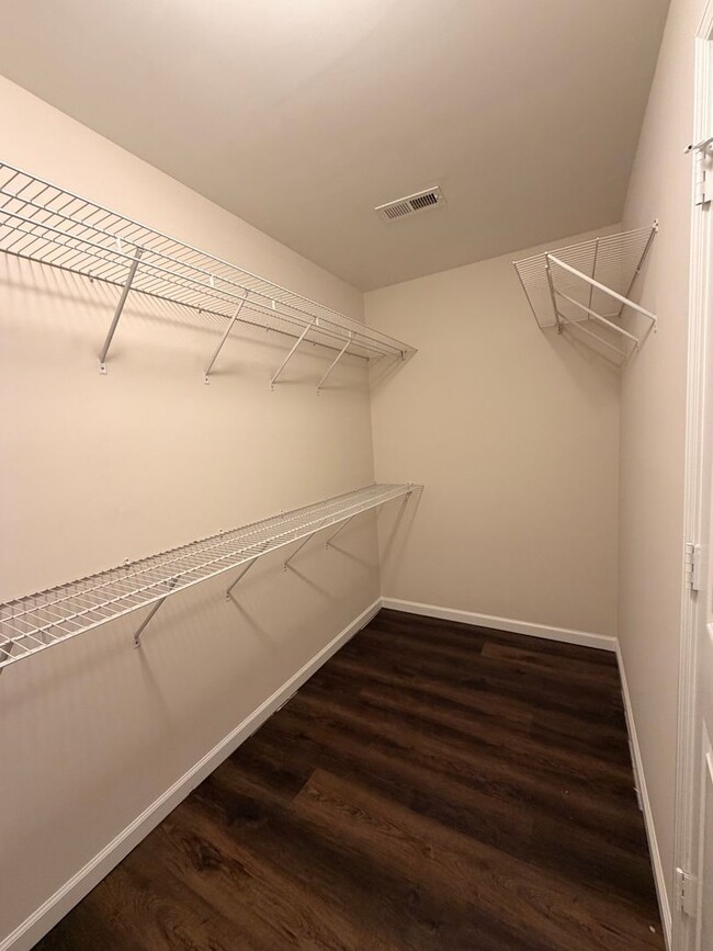 Building Photo - 110-112 Lyons Dr NW