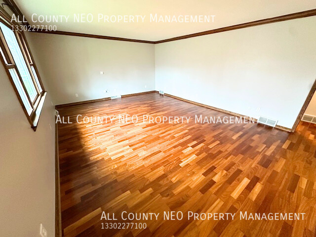 Building Photo - 3-bedroom available in Poland, OH!