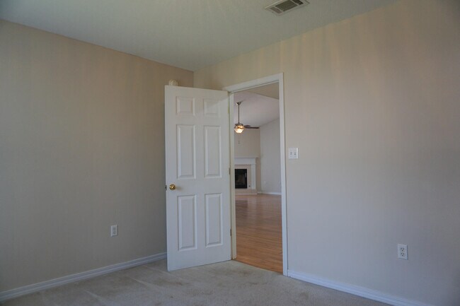 Building Photo - 5128 Whitehurst Ln