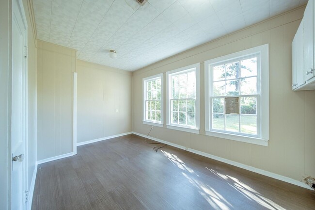 Building Photo - Rental Property