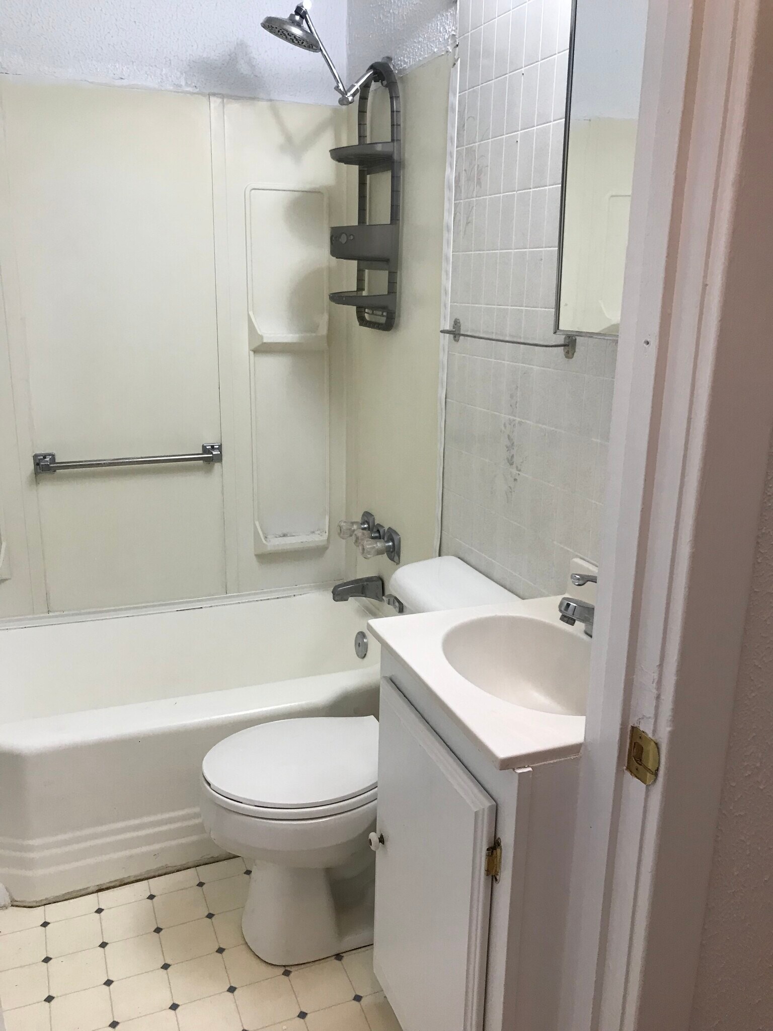 Building Photo - 529 N 4th St