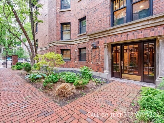 Building Photo - Lincoln Park Extra Large 3 bedroom 2 bath