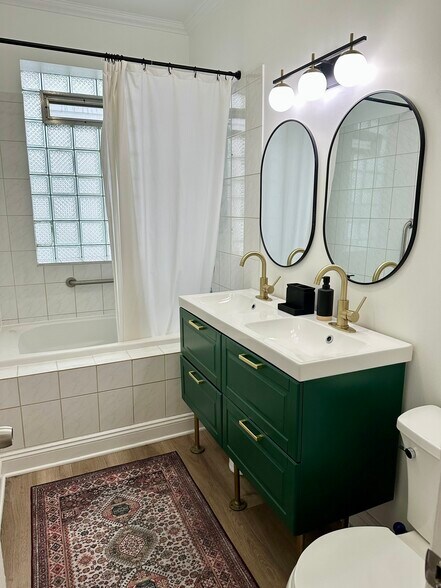 Building Photo - 7619 N Bosworth Ave