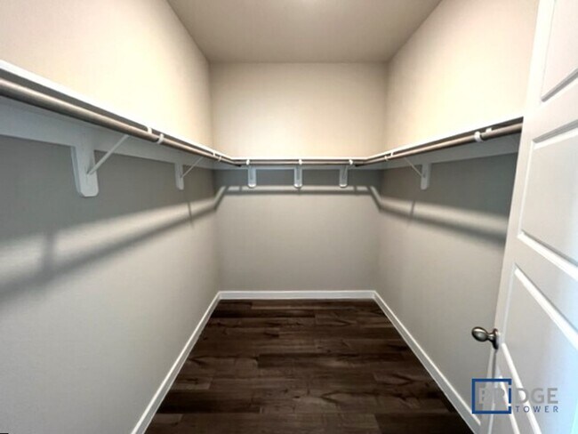 Building Photo - 333 N Centro Circle, Shenandoah, TX 77385