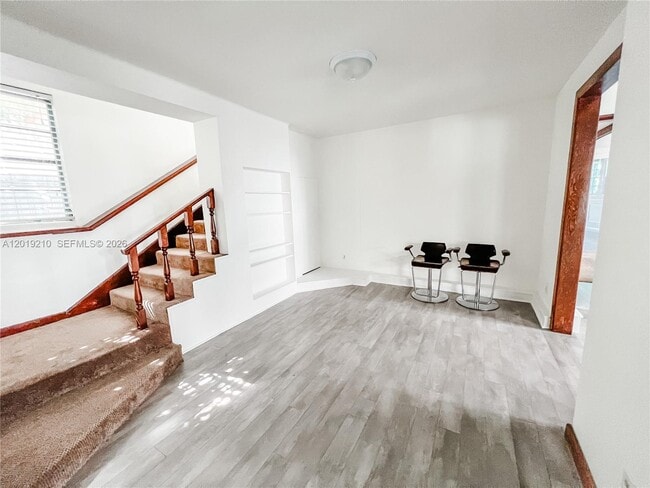 Building Photo - 320 W 55th St