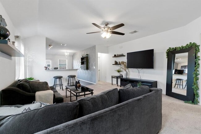 Building Photo - 3512 Batson Dr