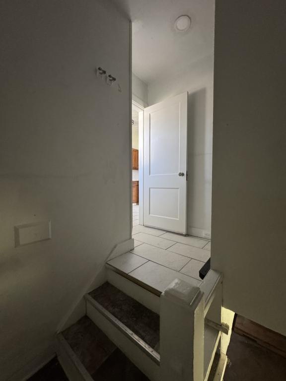 Building Photo - 1620 W Pine St