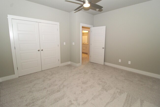 Building Photo - 2043 S Florida Way