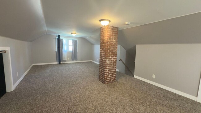 Building Photo - 627 W Marine Dr