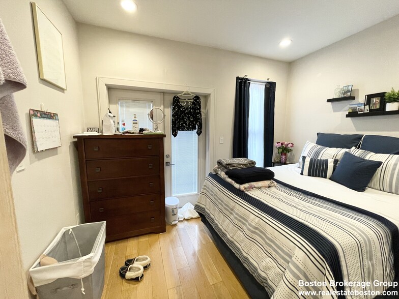 Building Photo - 42 Washburn St