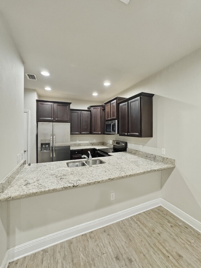 Building Photo - Navarre Lifestyle Living – Minutes to Beach & Base