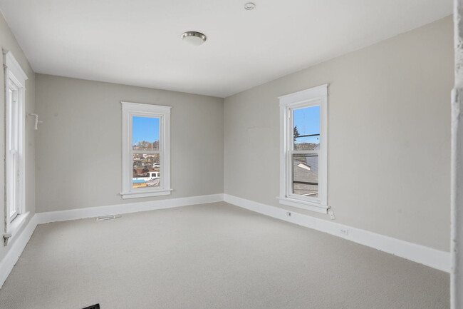 Building Photo - 1405 7th Ave