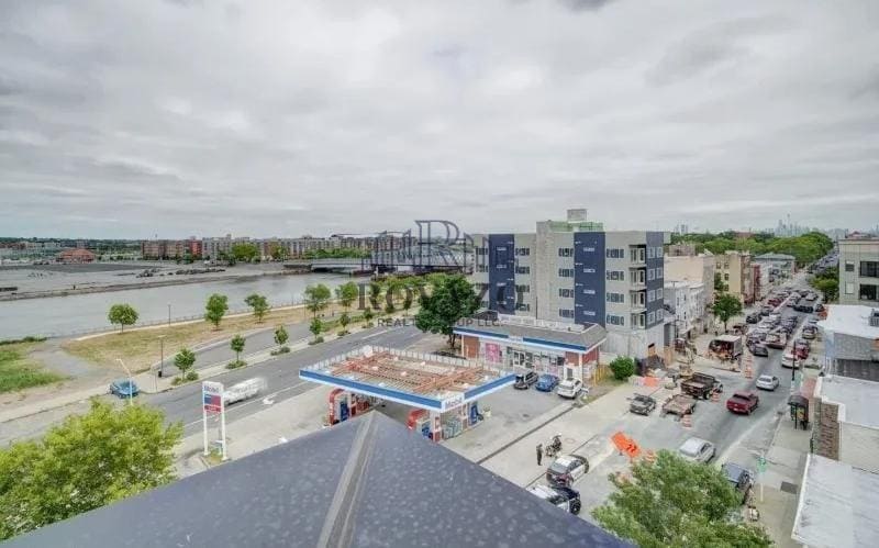 Building Photo - 486 Market St