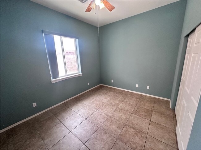 Building Photo - 2792 La Paloma Dr