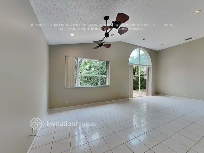 Building Photo - 5534 Lake Tern Pl