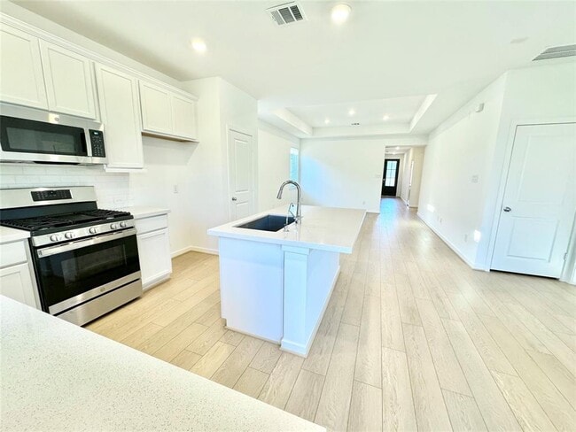 Building Photo - 21823 White Stone Creek Dr