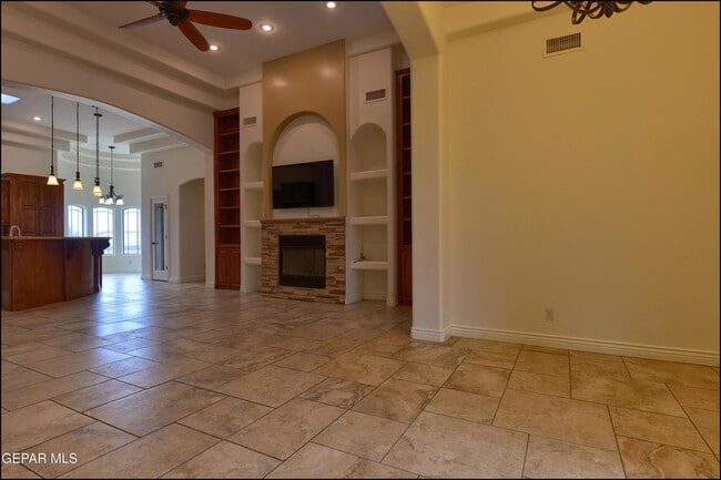 Building Photo - 6304 Franklin Trail Drive