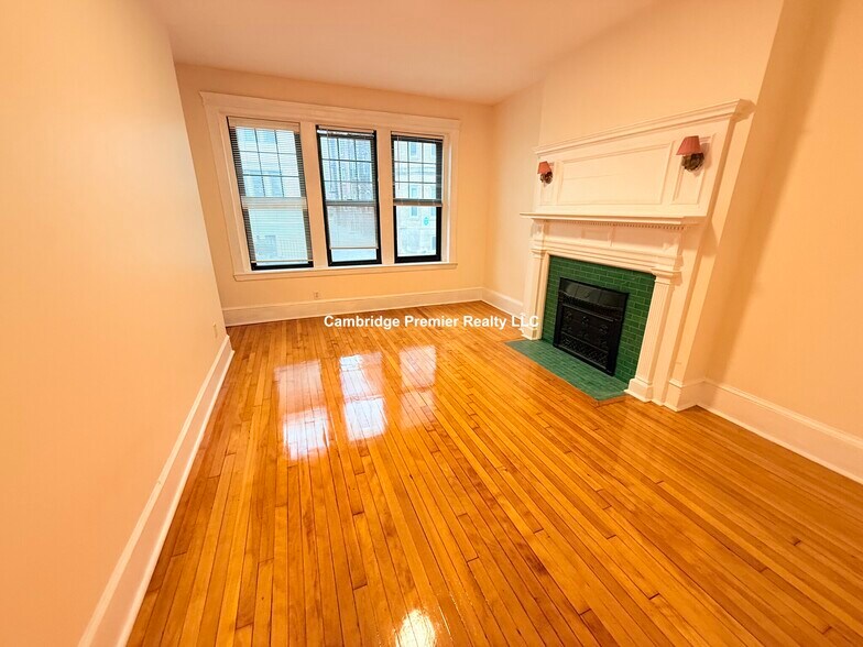 Building Photo - 22 Brainerd Rd