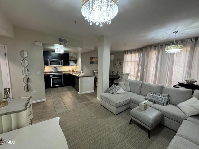 Building Photo - 250 N 1st St