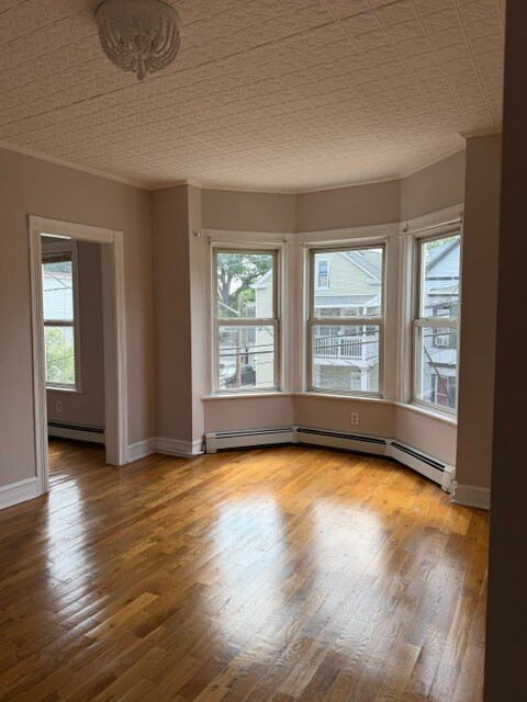 Building Photo - 203 2nd St