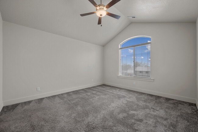 Building Photo - 1027 E 1060 S